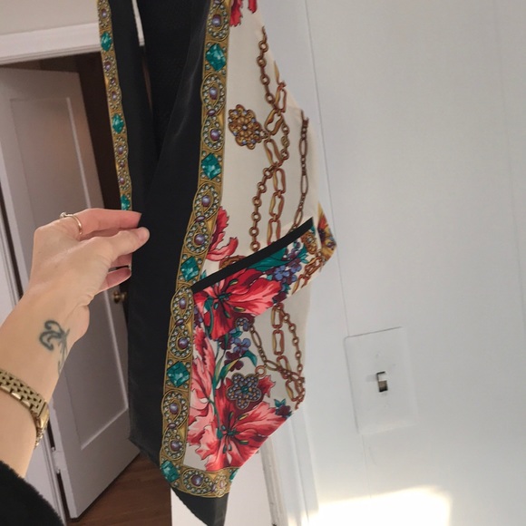 Ibrigu Silk Vest - Picture 2 of 5